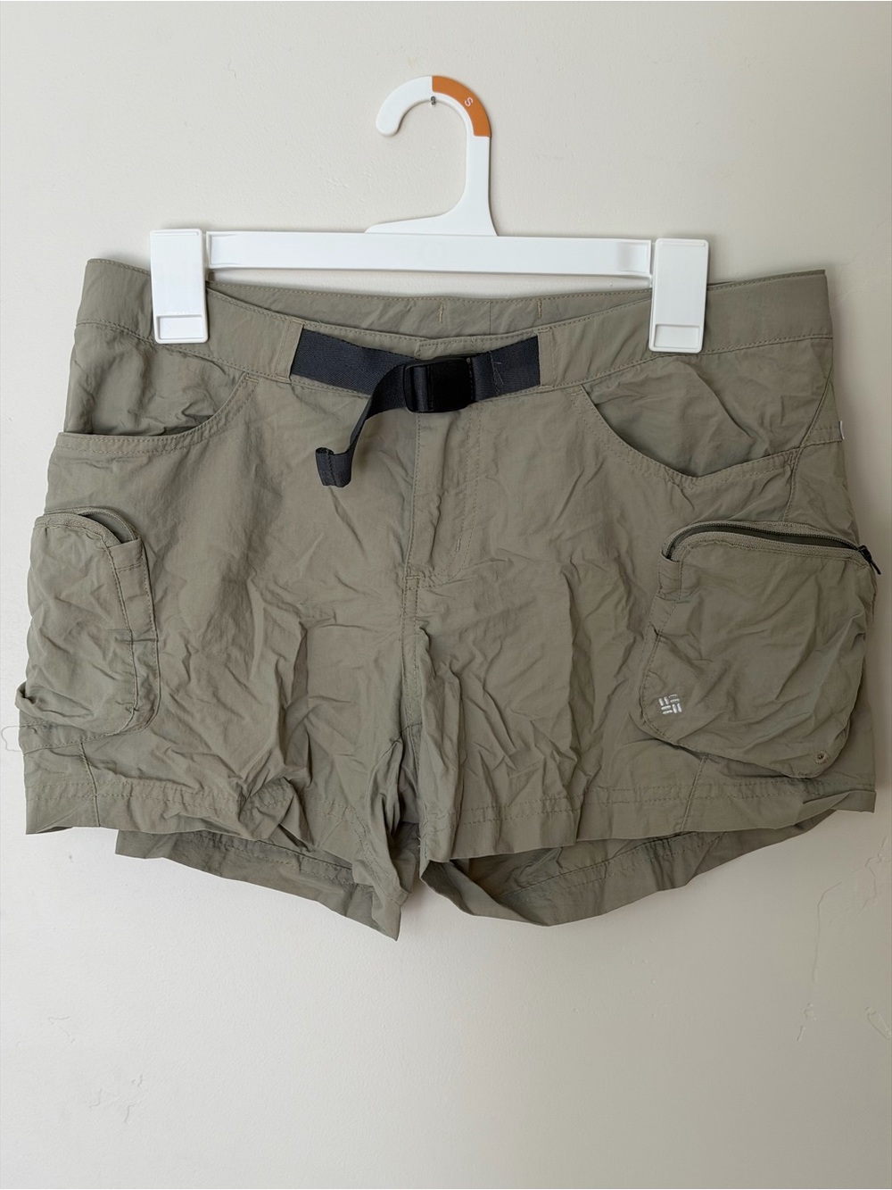 Women's Khaki Outdoor Cargo Shorts with Utility Pockets